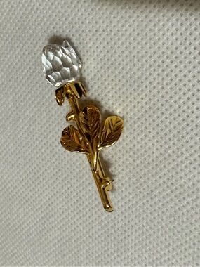 Swarovski crystal rose pin brooch gold